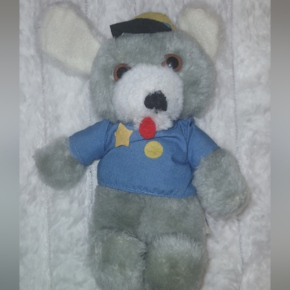 Vintage Chester Plush - Picture 1 of 4